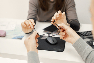 Give your presbyope patient a better experience and set expectations regarding their progressive lenses