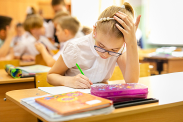 Signs that your child might be struggling with Myopia and nearsightedness